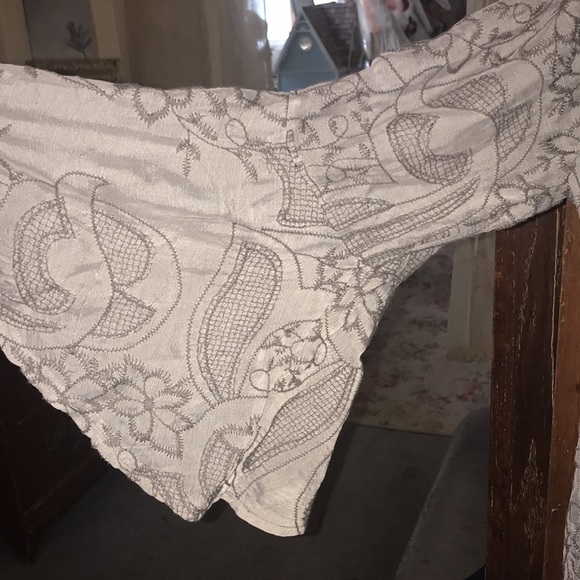 Ladies open jacket with butterfly sleeves - Picture 2 of 2